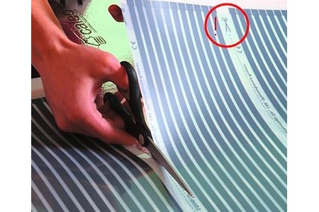 Як різати плівкову теплу підлогу?